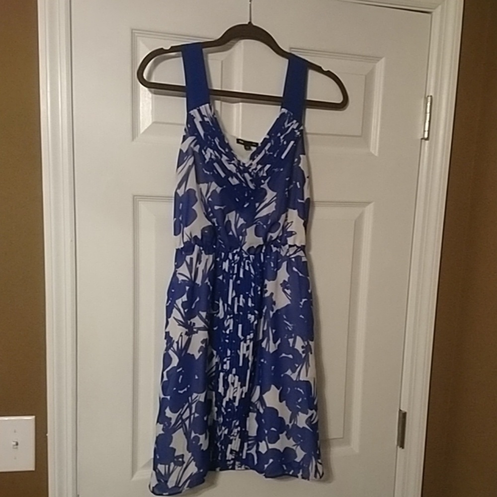 NWOT Gap Floral Print Dress w/ pockets Sz Small